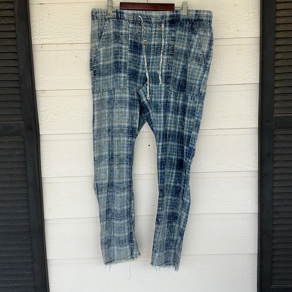 Light weight denim pants.